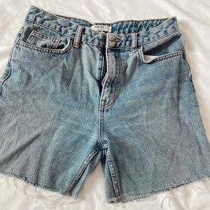 oversized cut off jean shorts